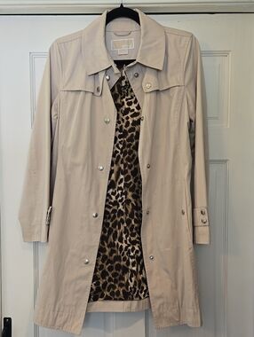 MICHAEL Michael Kors Beige Trench Coat with Leopard Print Lining